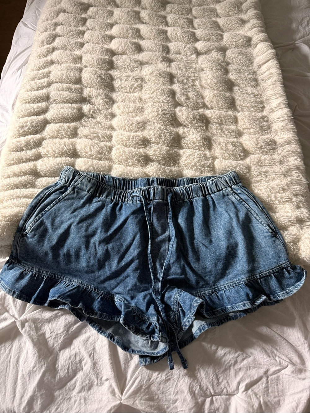 American Eagle Outfitters Light Blue High-Waist Denim Shorts with Ruffle Hem💙